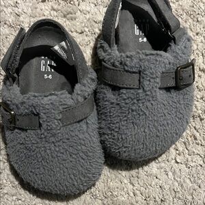 GAP Teddy Sherpa Mary Jane Slippers in Gray